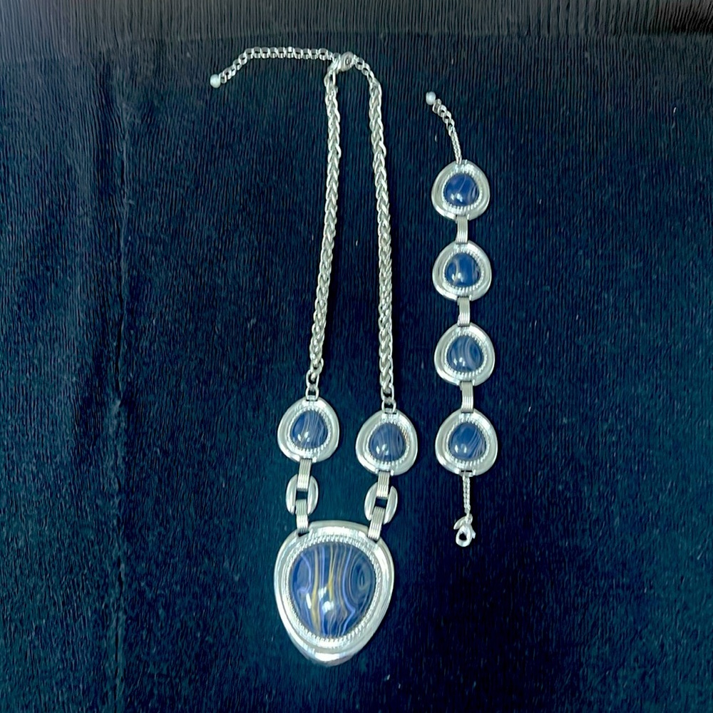 NWT brand vintage necklace and bracelet- navy with olive colors